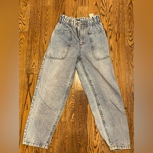 These are light blue high waisted jeans from zara in size kids/juniors 13-14!